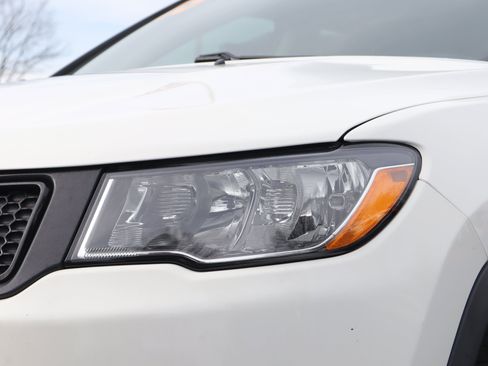 Used 2019 Jeep Compass Altitude image 34