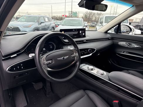 Used 2023 Genesis GV70 2.5T w/ Winter Weather Package image 12