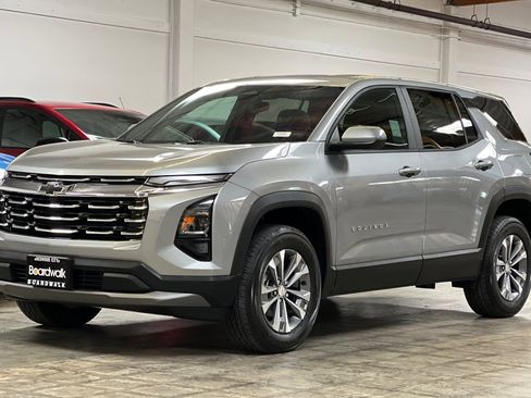 New 2026 Chevrolet Equinox LT FWD image 8