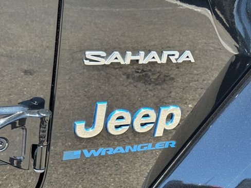Certified 2023 Jeep Wrangler Unlimited Sahara w/ Cold Weather Group AWD/4WD image 8