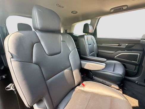 Certified 2023 Kia Telluride S w/ S Sunroof Package AWD/4WD image 32