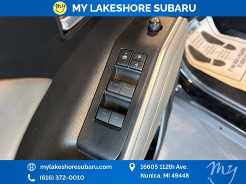 Used 2020 Toyota Highlander XLE AWD/4WD image 13