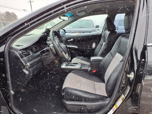 Used 2014 Toyota Camry L image 14