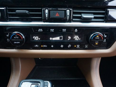 Used 2023 Nissan Pathfinder Platinum image 13