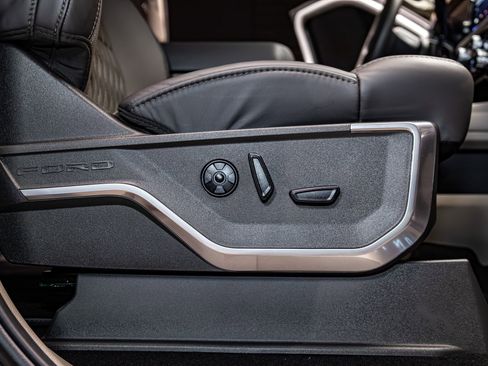 Used 2026 Ford F450 Platinum w/ Platinum Plus Package image 29