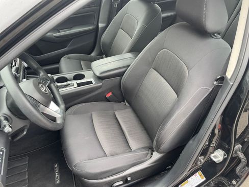 Used 2025 Nissan Altima 2.5 SV image 35