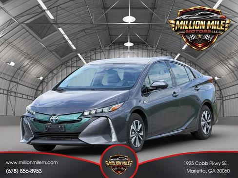 Used 2017 Toyota Prius Prime Plus w/ Carpet Mat Package FWD image 6