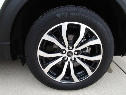 Used 2025 Ford Explorer ST-Line AWD/4WD image 10