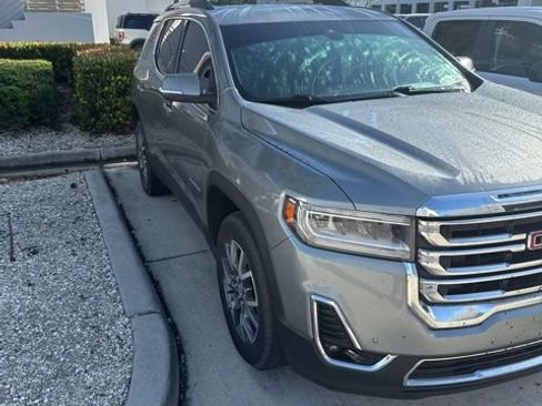 Used 2023 GMC Acadia SLT FWD image 4