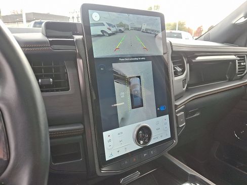 Certified 2022 Ford Expedition Max Platinum image 24