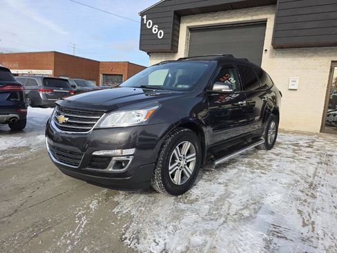 Used 2016 Chevrolet Traverse LT image 3