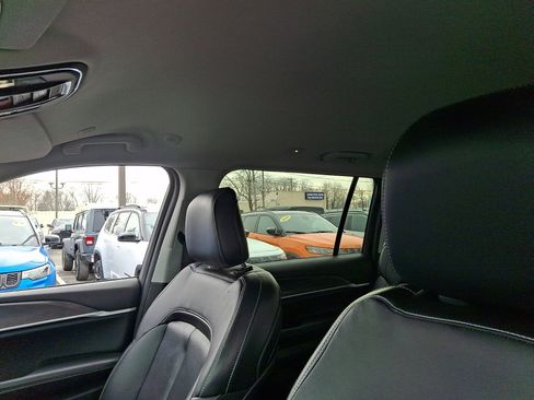 Used 2023 Jeep Grand Cherokee L Limited w/ Black Appearance Package image 25