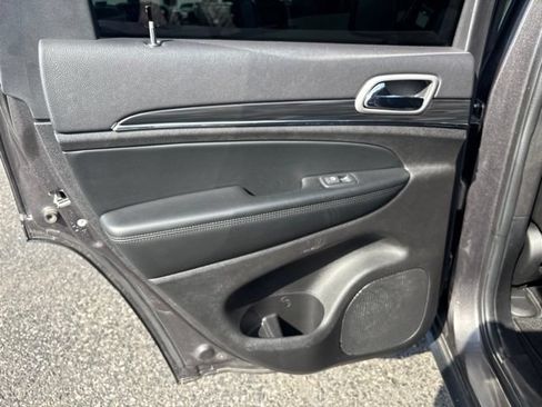 Used 2021 Jeep Grand Cherokee Limited AWD/4WD image 14