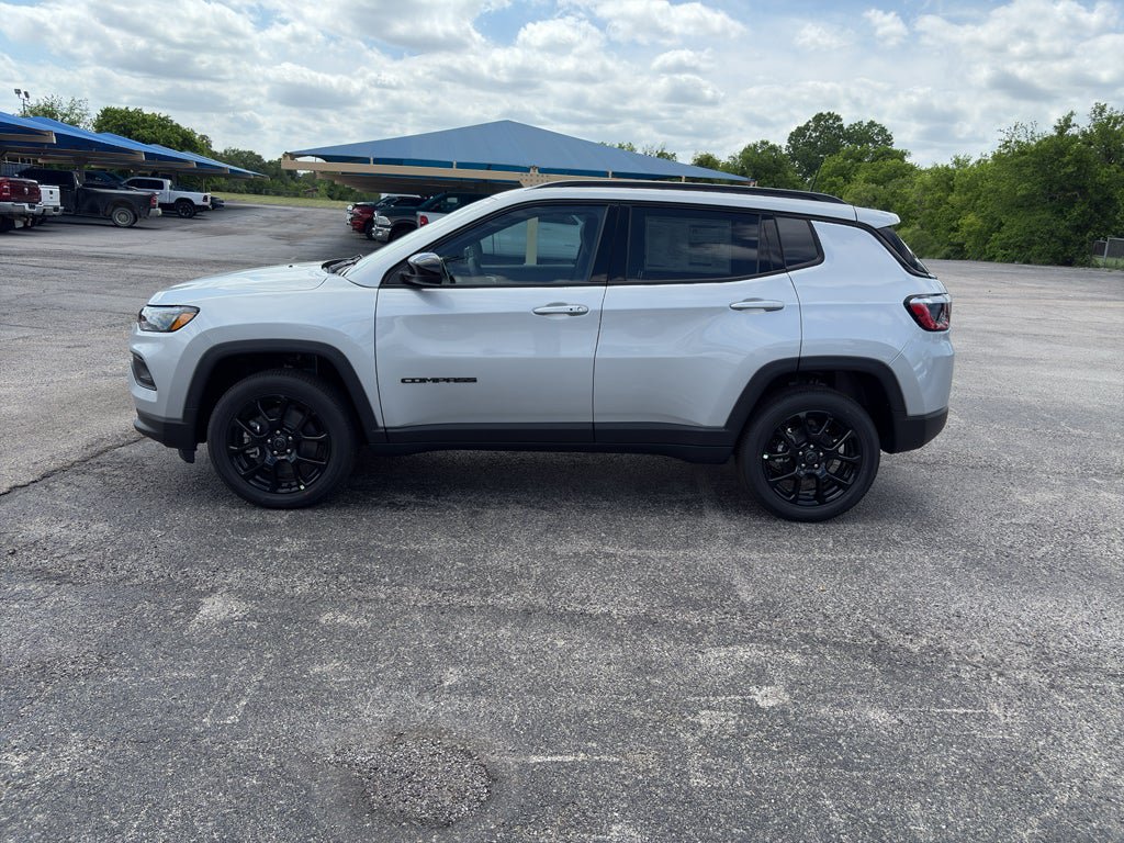 New 2026 Jeep Compass Latitude AWD/4WD image 9