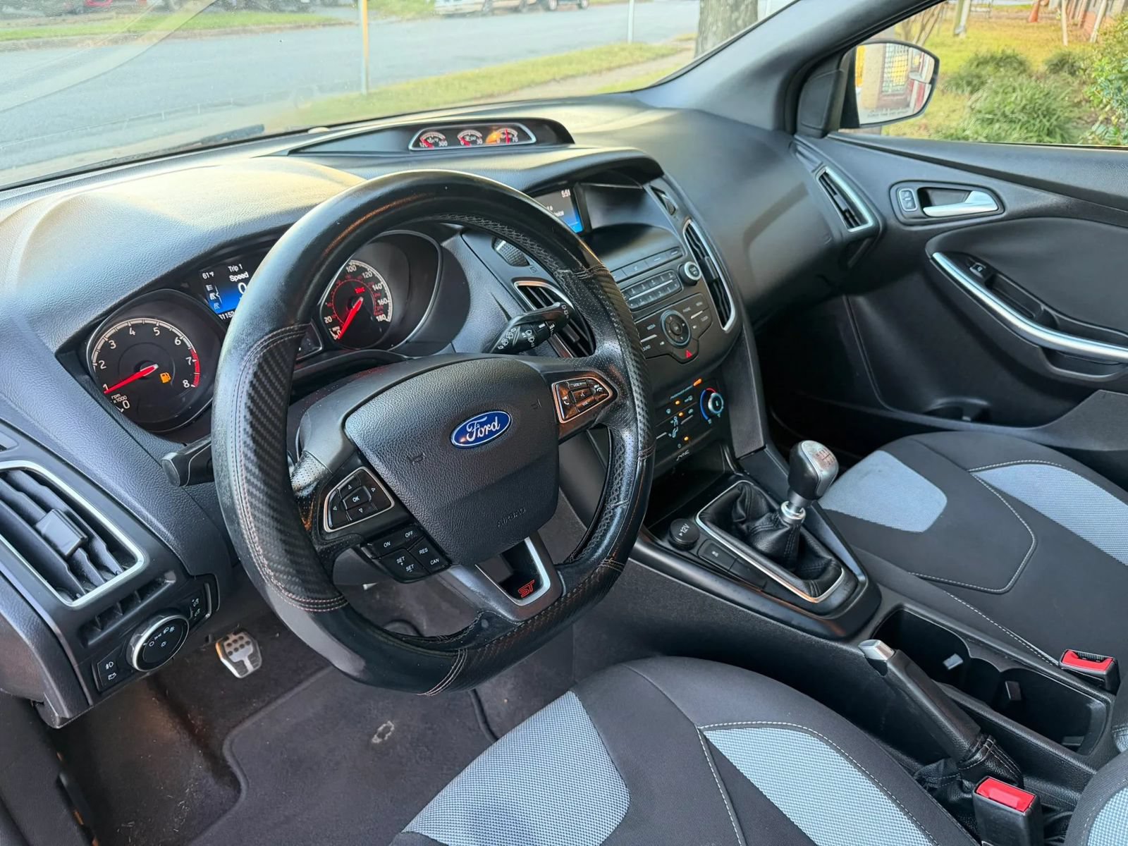 Used 2018 Ford Focus ST FWD image 12