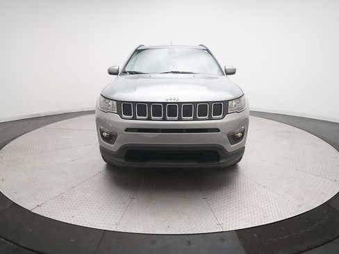 Used 2019 Jeep Compass Latitude w/ Popular Equipment Group AWD/4WD image 11