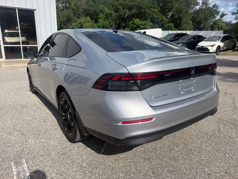 Used 2025 Honda Accord SE image 9