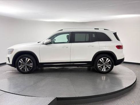 Used 2024 Mercedes-Benz GLB 250 image 3
