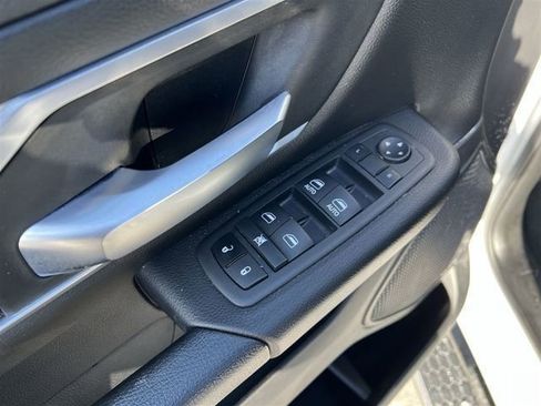 Used 2022 RAM 1500 Big Horn AWD/4WD image 17
