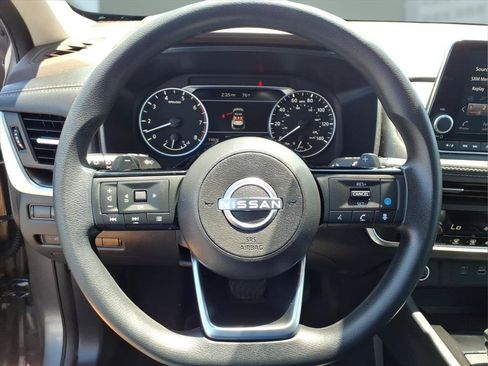 Used 2023 Nissan Rogue SV AWD/4WD image 11