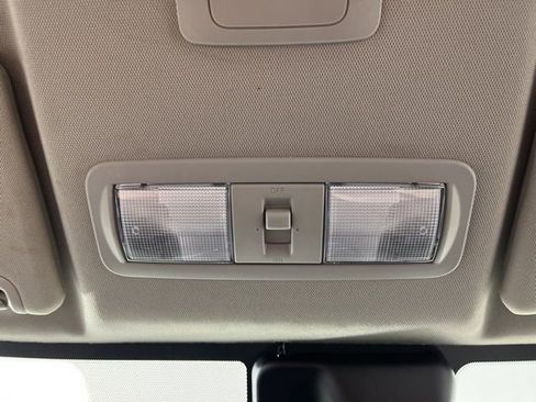 Used 2024 Nissan Frontier SV image 33