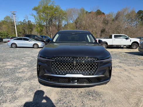 Used 2024 Lincoln Nautilus Premier image 8