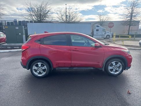 Used 2016 Honda HR-V LX image 3