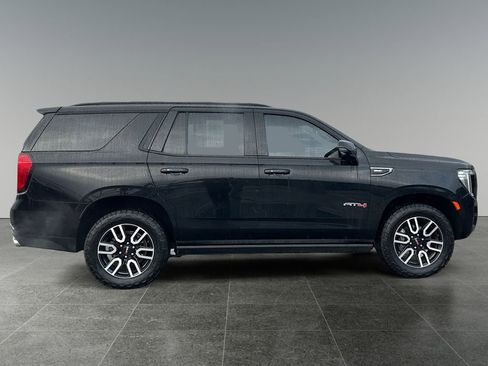 Used 2022 GMC Yukon AT4 w/ Technology Package image 8