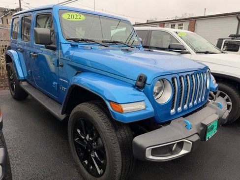 Used 2022 Jeep Wrangler Unlimited Sahara w/ Cold Weather Group AWD/4WD image 2