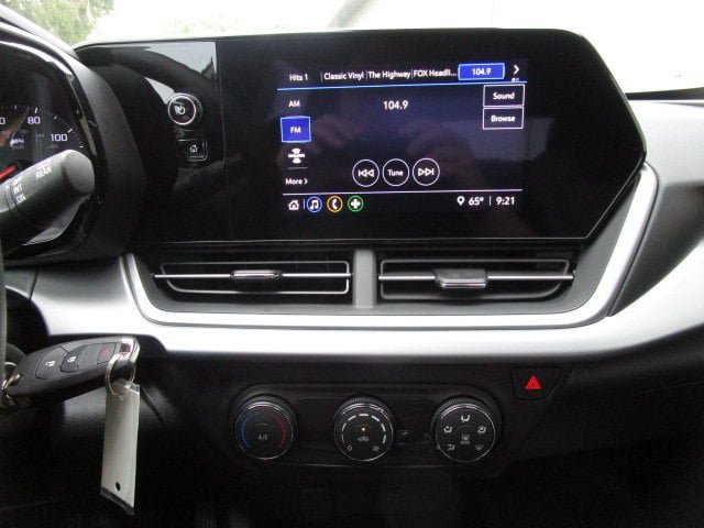 Used 2026 Chevrolet Trax LS FWD image 17