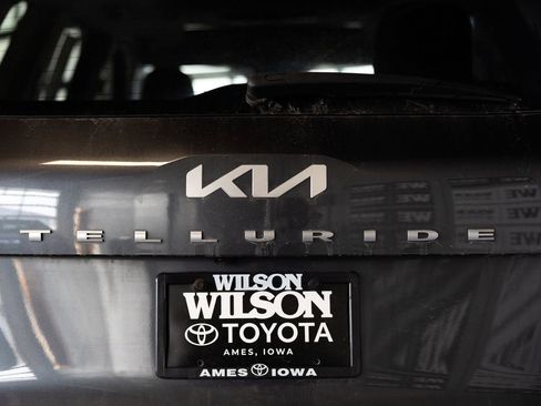 Used 2022 Kia Telluride SX w/ SX Prestige Package AWD/4WD image 6