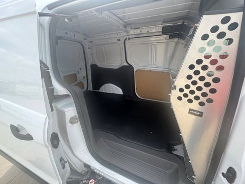 Used 2022 Ford Transit Connect XL w/ CNG/LPG Engine Prep Package image 9