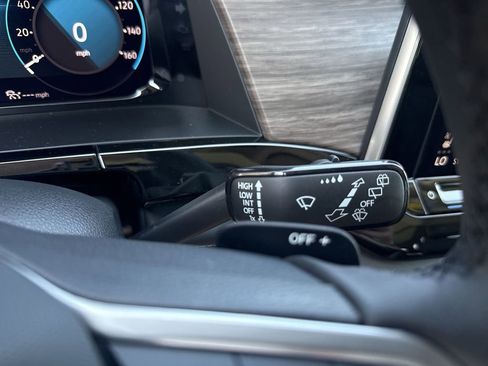 New 2025 Volkswagen Atlas SEL Premium R-Line image 23