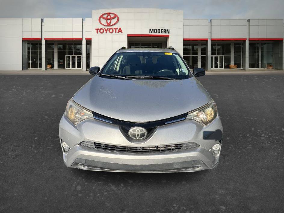 Used 2018 Toyota RAV4 LE FWD image 6