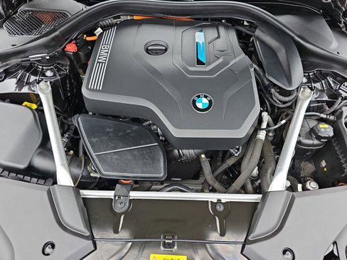 Certified 2023 BMW 530e w/ M Sport Package image 31