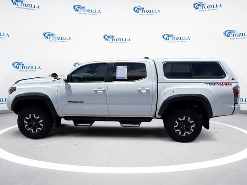 Used 2023 Toyota Tacoma TRD Off-Road w/ TRD Premium Off Road Package AWD/4WD image 2
