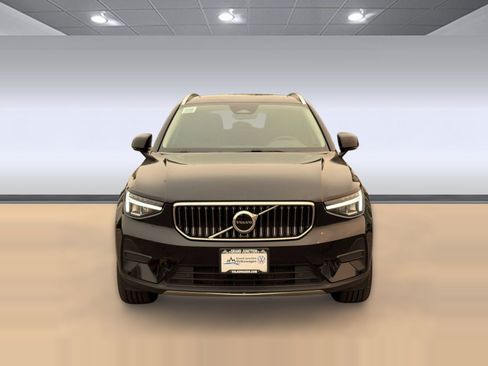Used 2025 Volvo XC40 B5 Core AWD/4WD image 6