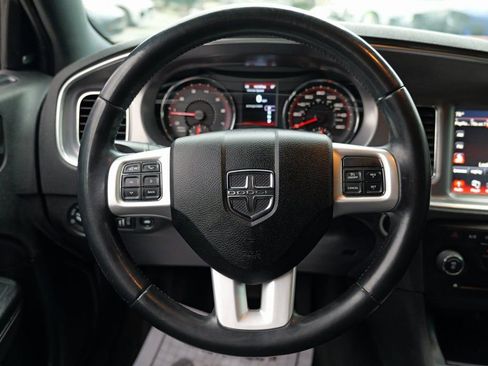 Used 2013 Dodge Charger R/T image 38