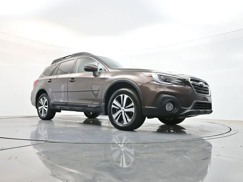 Used 2019 Subaru Outback 3.6R Limited w/ Popular Package #2 AWD/4WD image 32