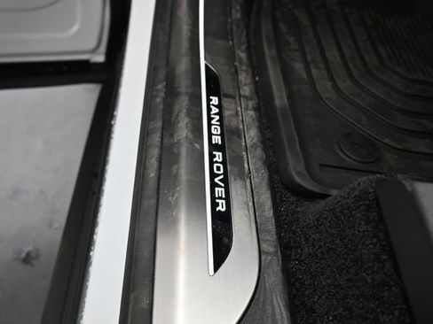 New 2025 Land Rover Range Rover SE image 27