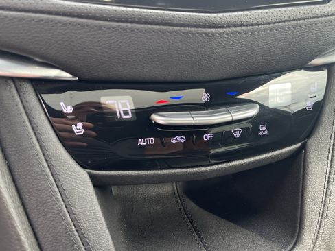 Used 2025 Cadillac XT5 Premium Luxury image 28