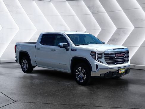 Used 2025 GMC Sierra 1500 SLT AWD/4WD image 8