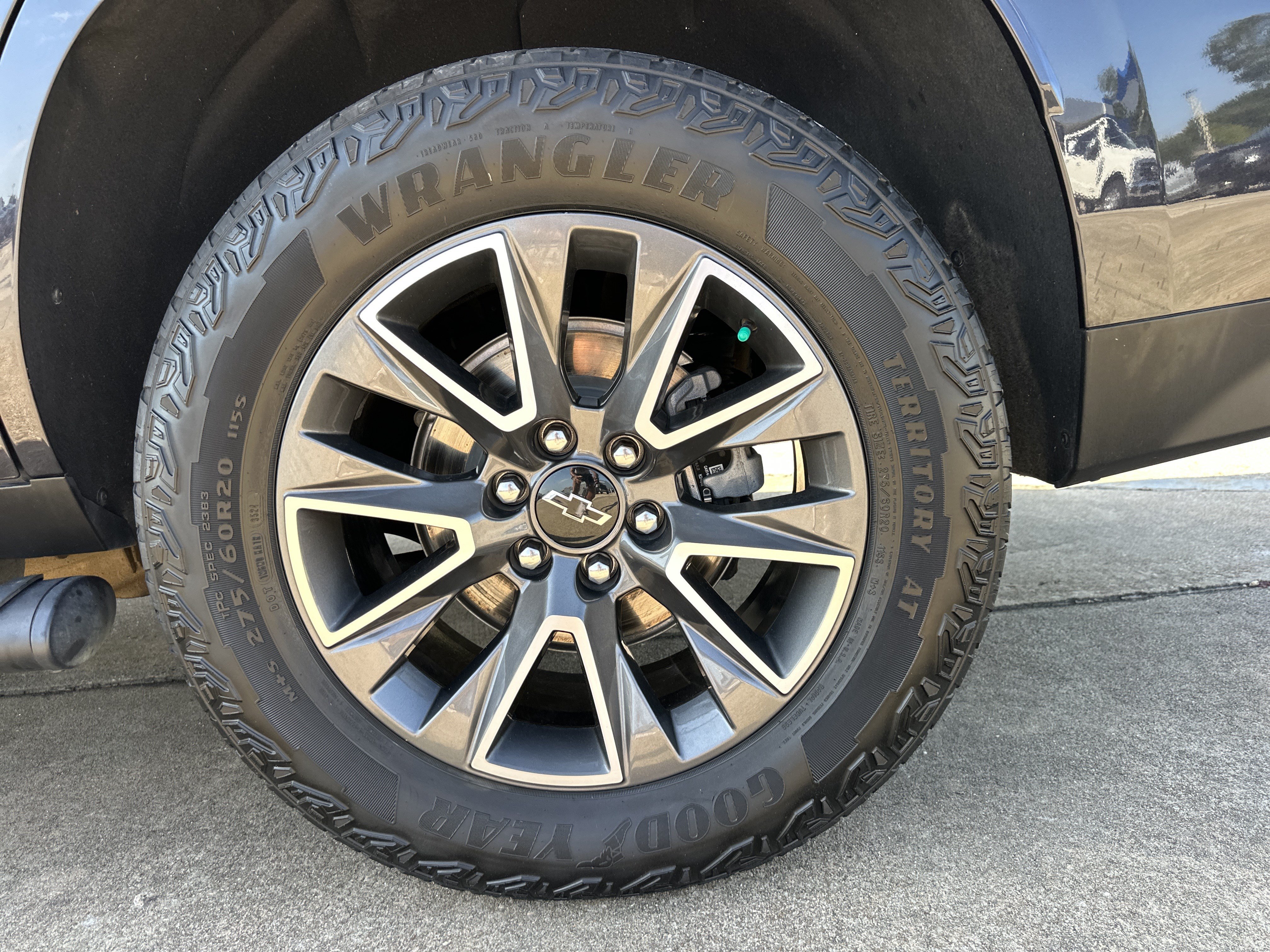Certified 2024 Chevrolet Tahoe Z71 w/ Luxury Package AWD/4WD image 22