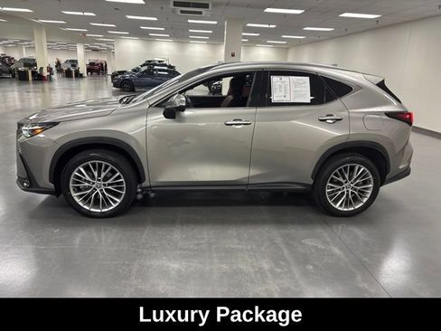 Used 2024 Lexus NX 350 AWD w/ Vision Package image 4