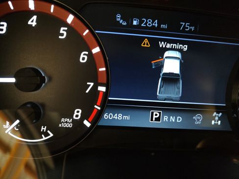 Used 2025 Nissan Frontier PRO-4X w/ Pro Convenience Package AWD/4WD image 6