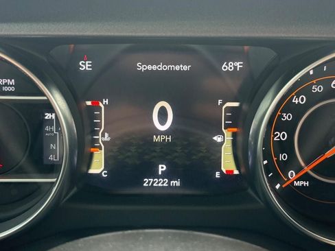 Used 2023 Jeep Gladiator Mojave w/ Dual Top Group AWD/4WD image 17