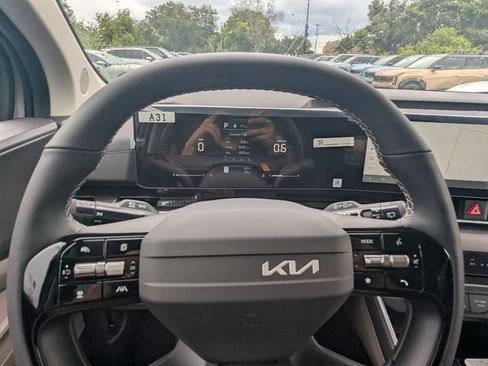 New 2027 Kia Carnival EX FWD image 29