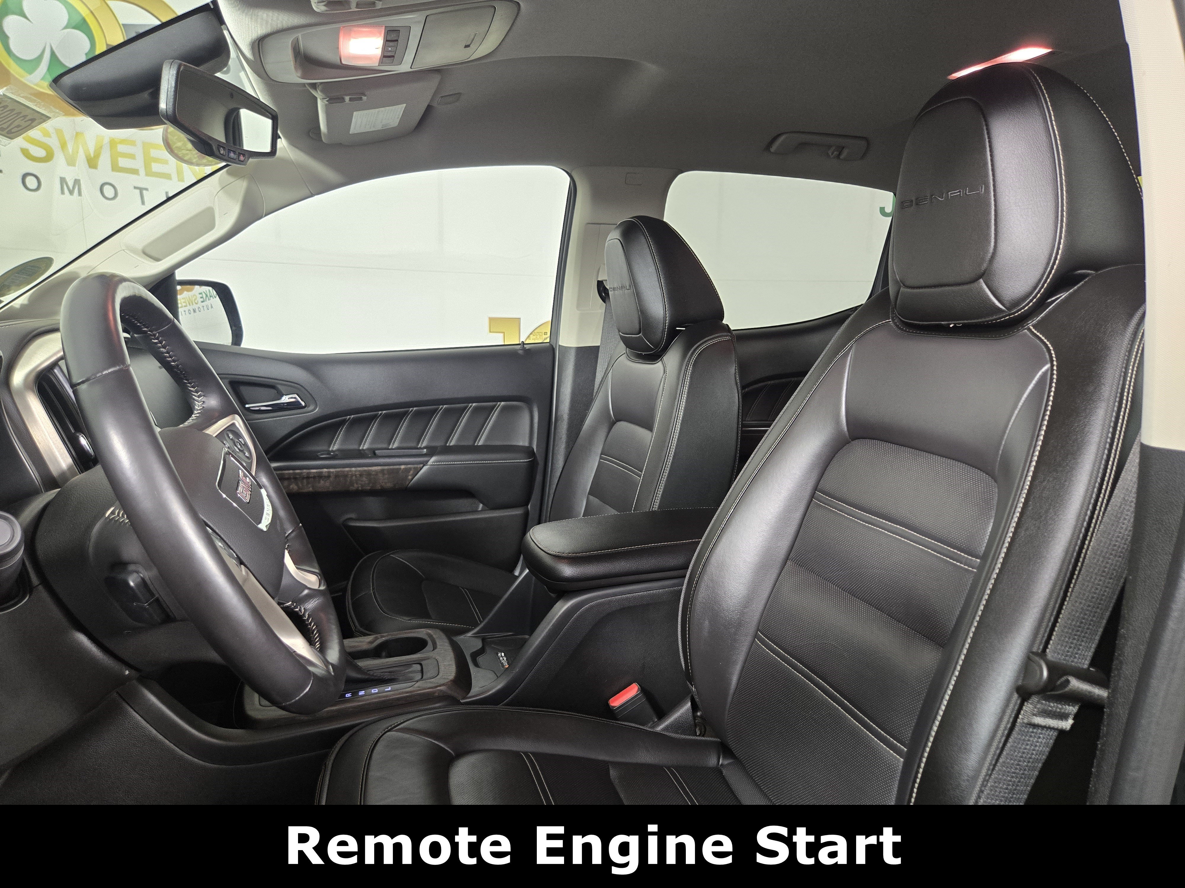 Certified 2022 GMC Canyon Denali w/ Denali Black Edition Package AWD/4WD image 11