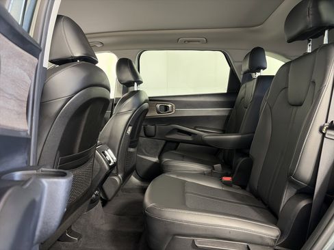 Certified 2023 Kia Sorento X-Line EX image 7