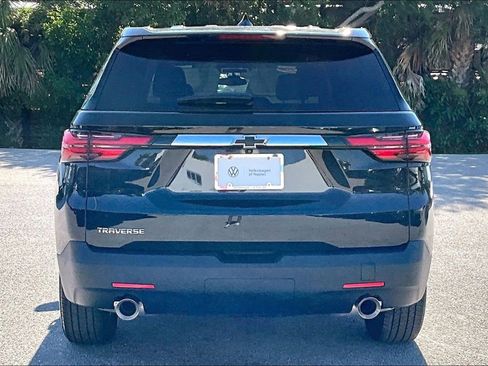 Used 2023 Chevrolet Traverse LS FWD image 6